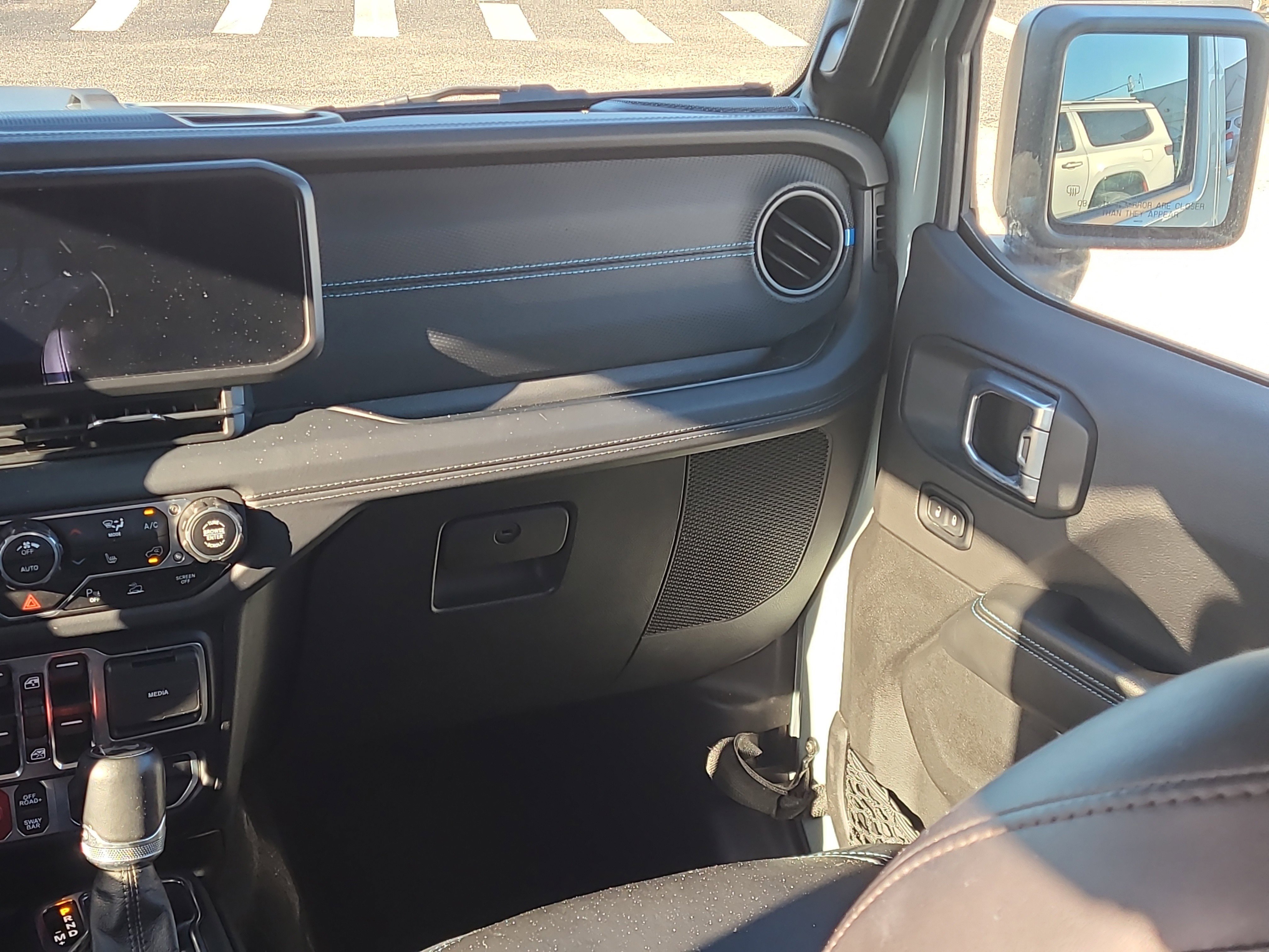 Used 2024 Jeep Wrangler Unlimited Rubicon 4xe image 17