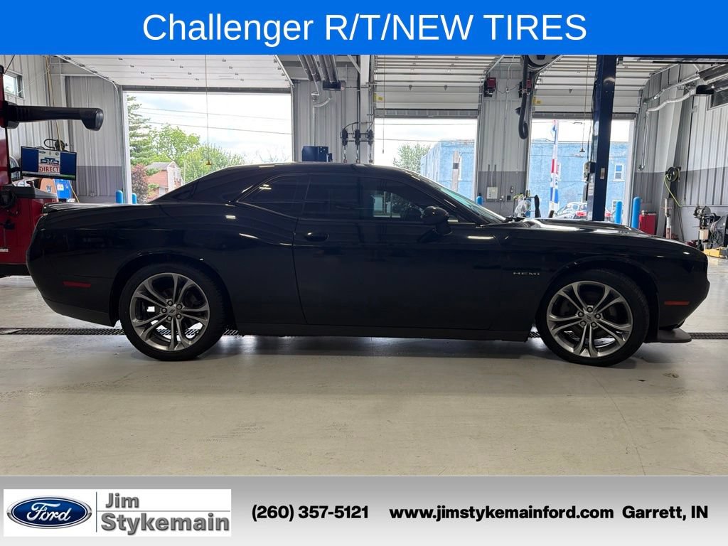 Used 2020 Dodge Challenger R/T RWD image 11