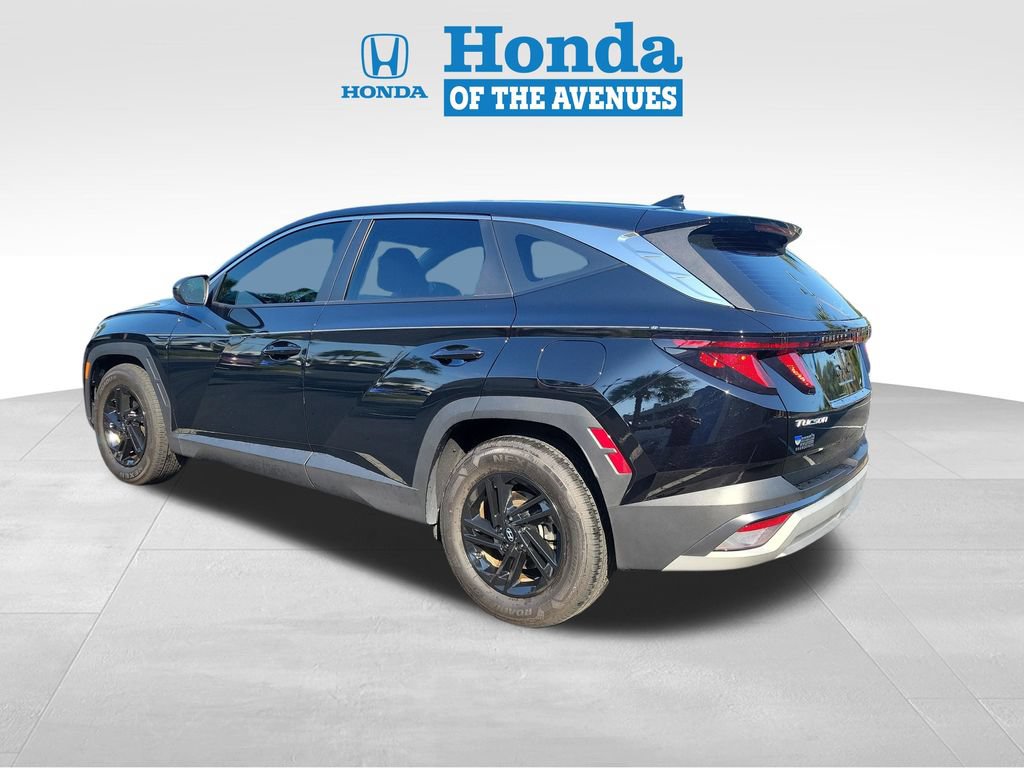 Used 2025 Hyundai Tucson SE FWD image 3