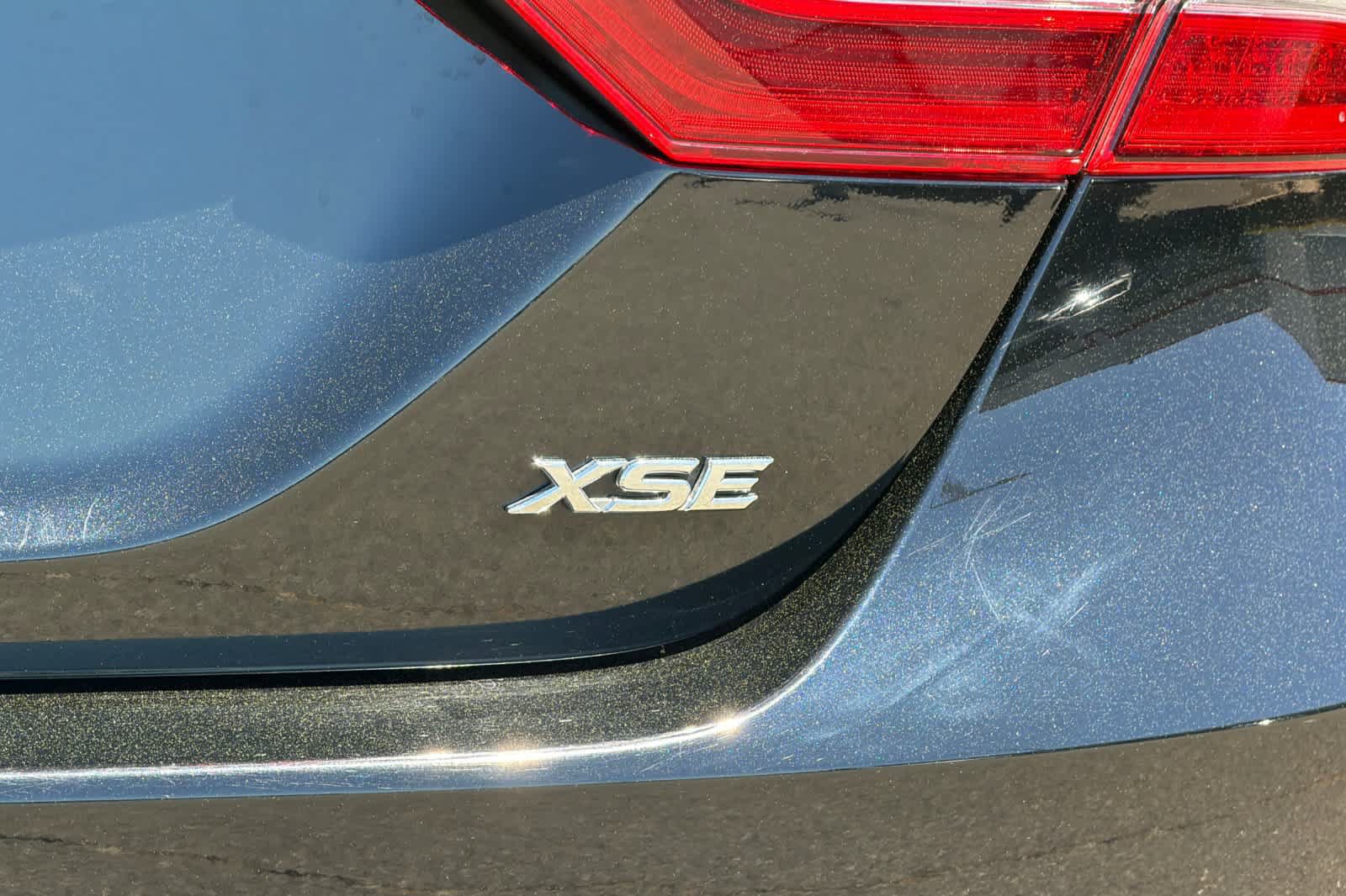 Used 2020 Toyota Camry XSE FWD image 30