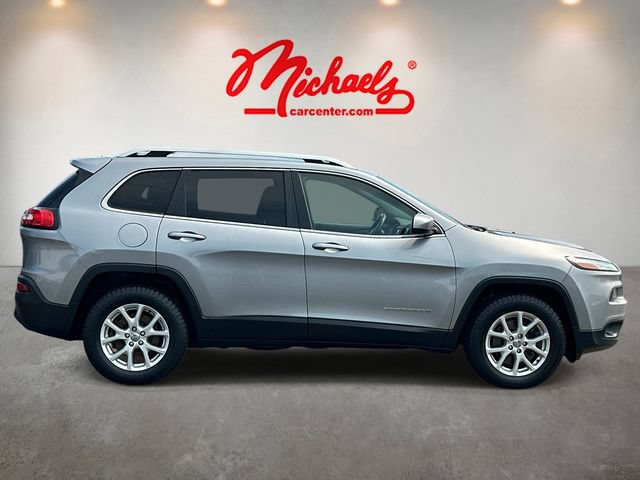 Used 2014 Jeep Cherokee Latitude w/ Cold Weather Group AWD/4WD image 2