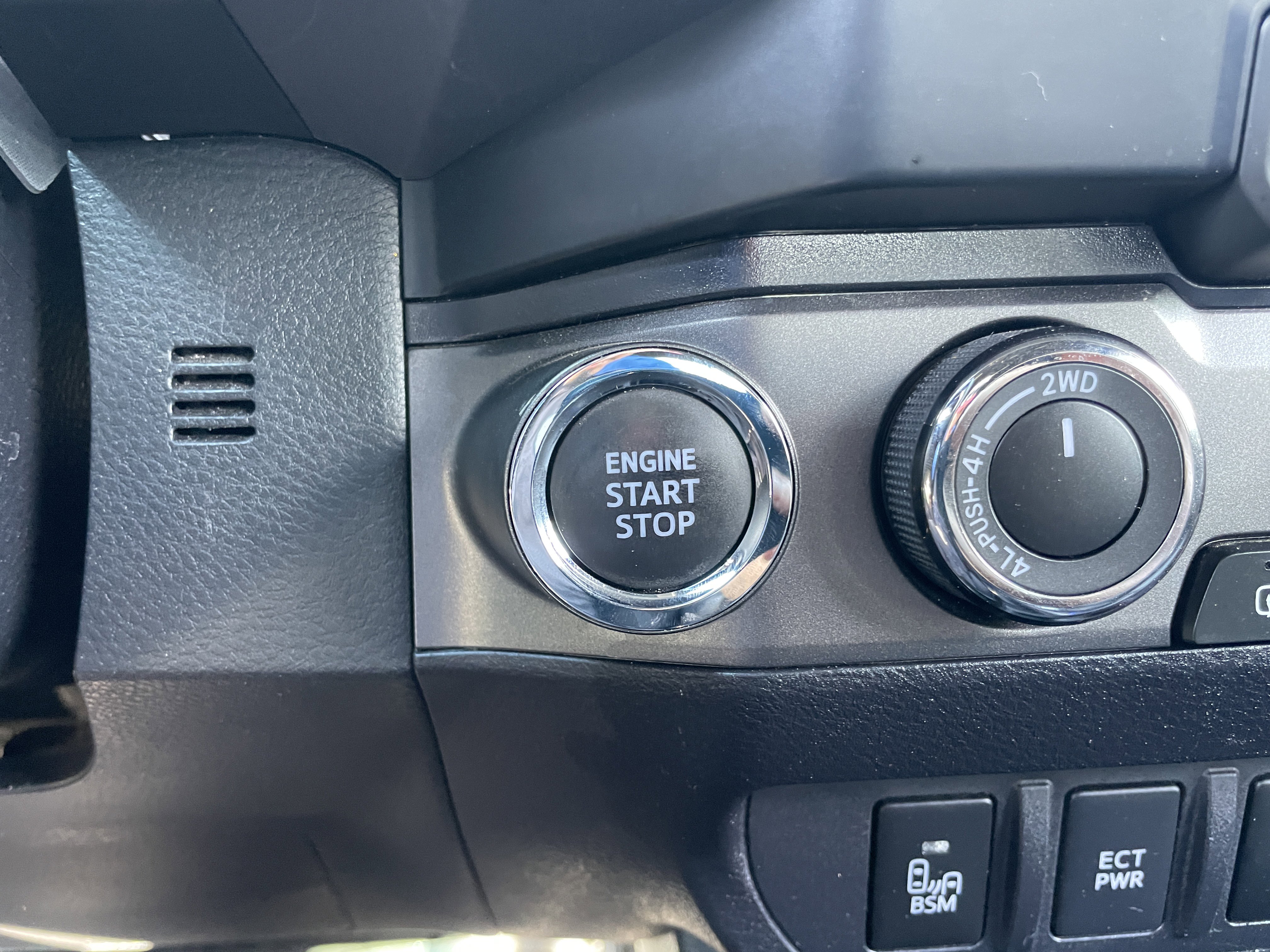 Used 2023 Toyota Tacoma TRD Off-Road w/ Technology Package image 24