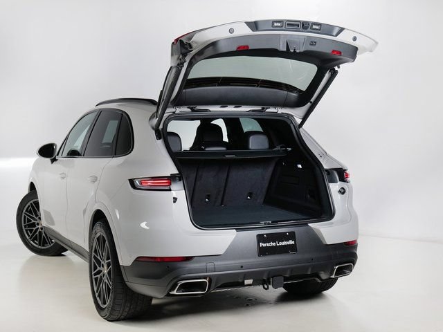 New 2026 Porsche Cayenne AWD/4WD image 32