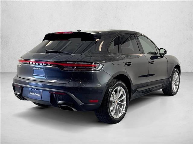 Certified 2026 Porsche Macan AWD/4WD image 9