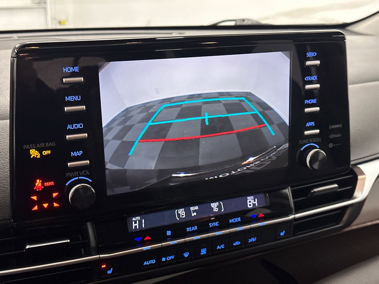 Used 2021 Toyota Sienna XLE image 29