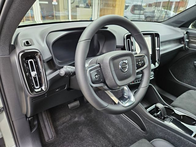 Used 2023 Volvo C40 P8 Recharge Ultimate image 18