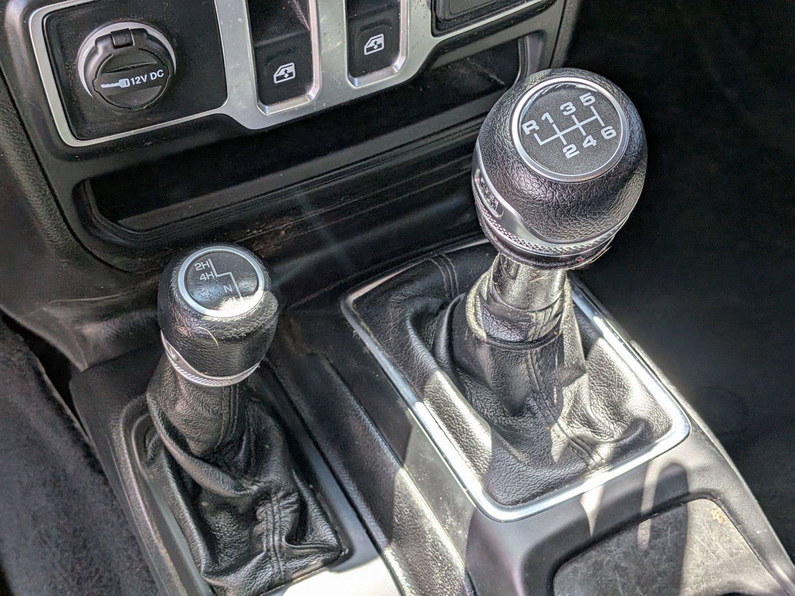 Used 2019 Jeep Wrangler Sport AWD/4WD image 13