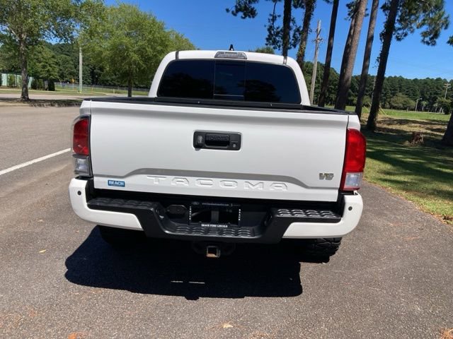 Used 2021 Toyota Tacoma TRD Off-Road image 5