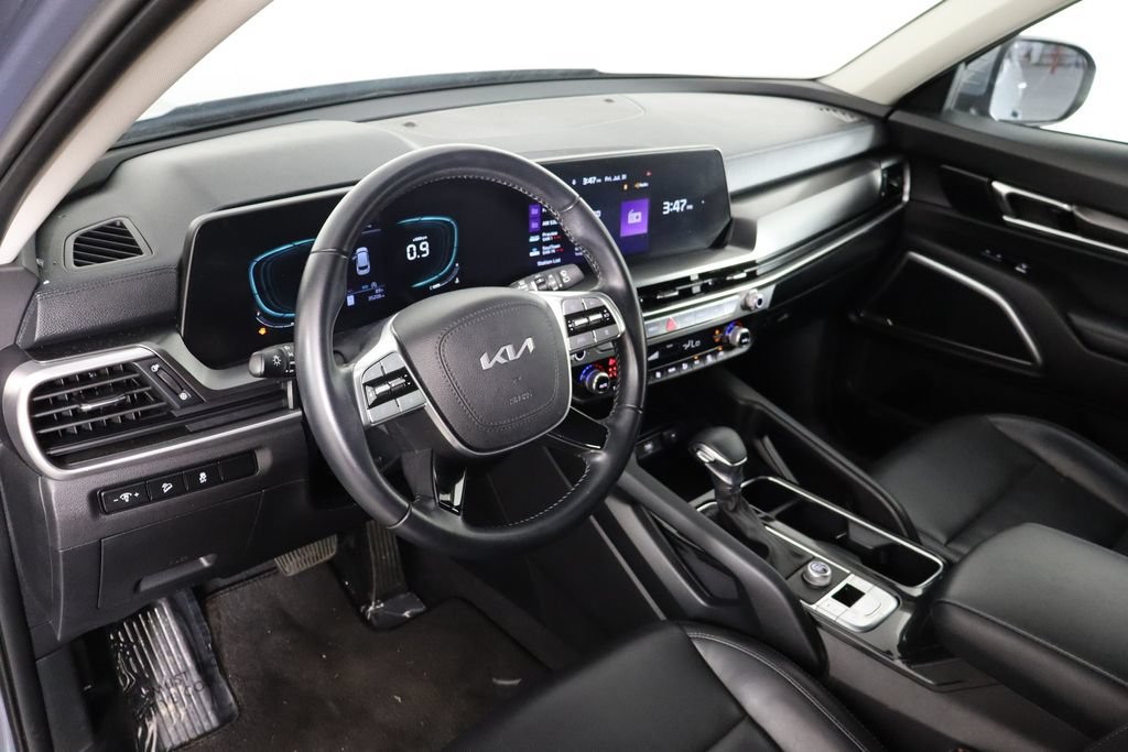 Used 2024 Kia Telluride LX FWD image 25