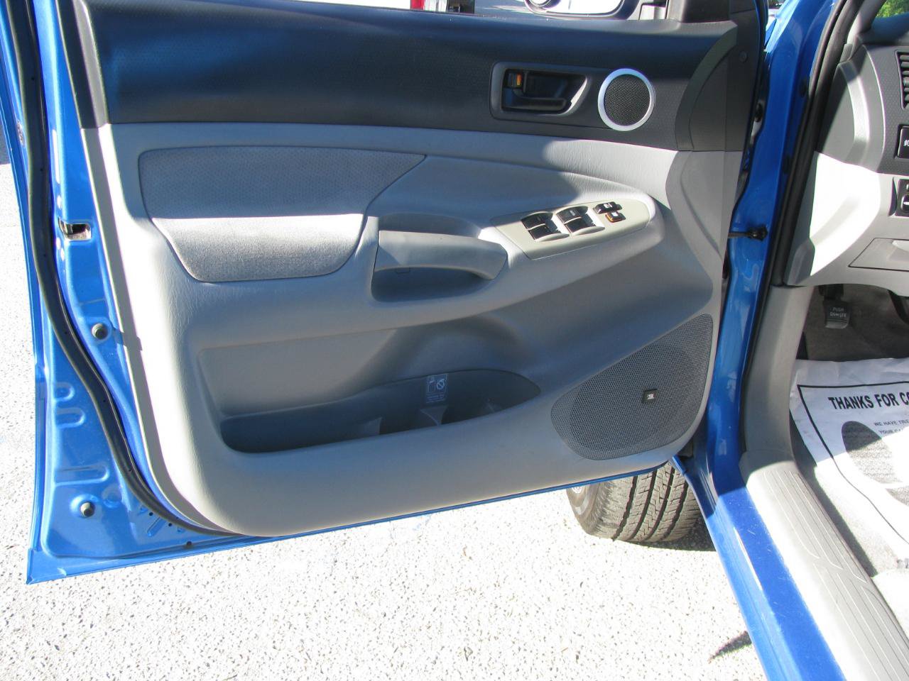 Used 2005 Toyota Tacoma PreRunner RWD image 8