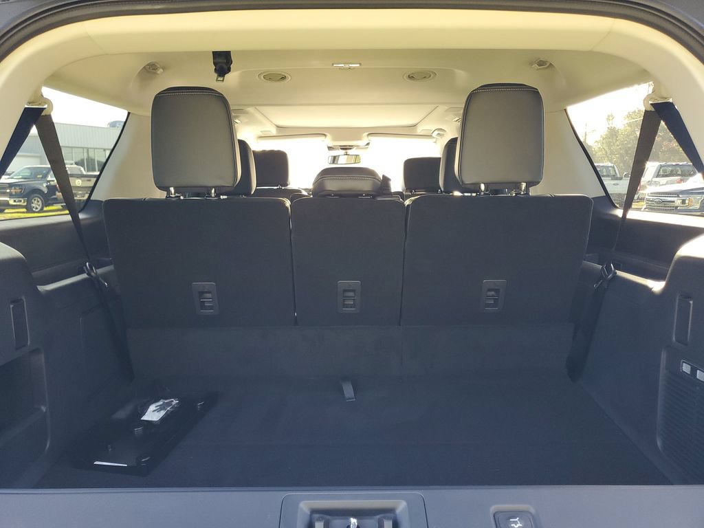 New 2025 Ford Expedition Max Platinum w/ Driver's Package AWD/4WD image 29