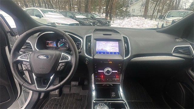 Used 2020 Ford Edge Titanium w/ Equipment Group 301A image 9