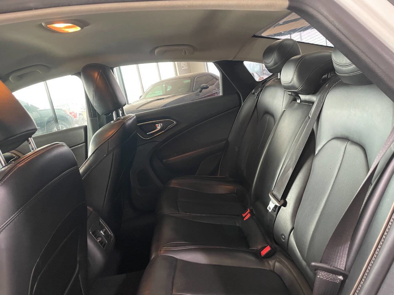 Used 2016 Chrysler 200 C w/ Premium Group image 18