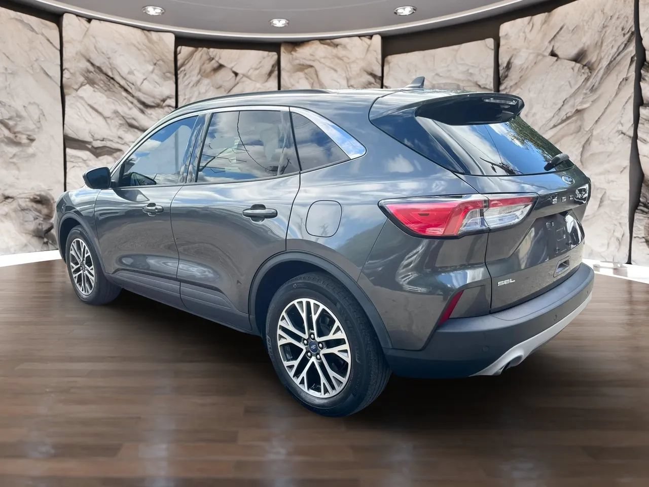 Used 2020 Ford Escape SEL AWD/4WD image 5