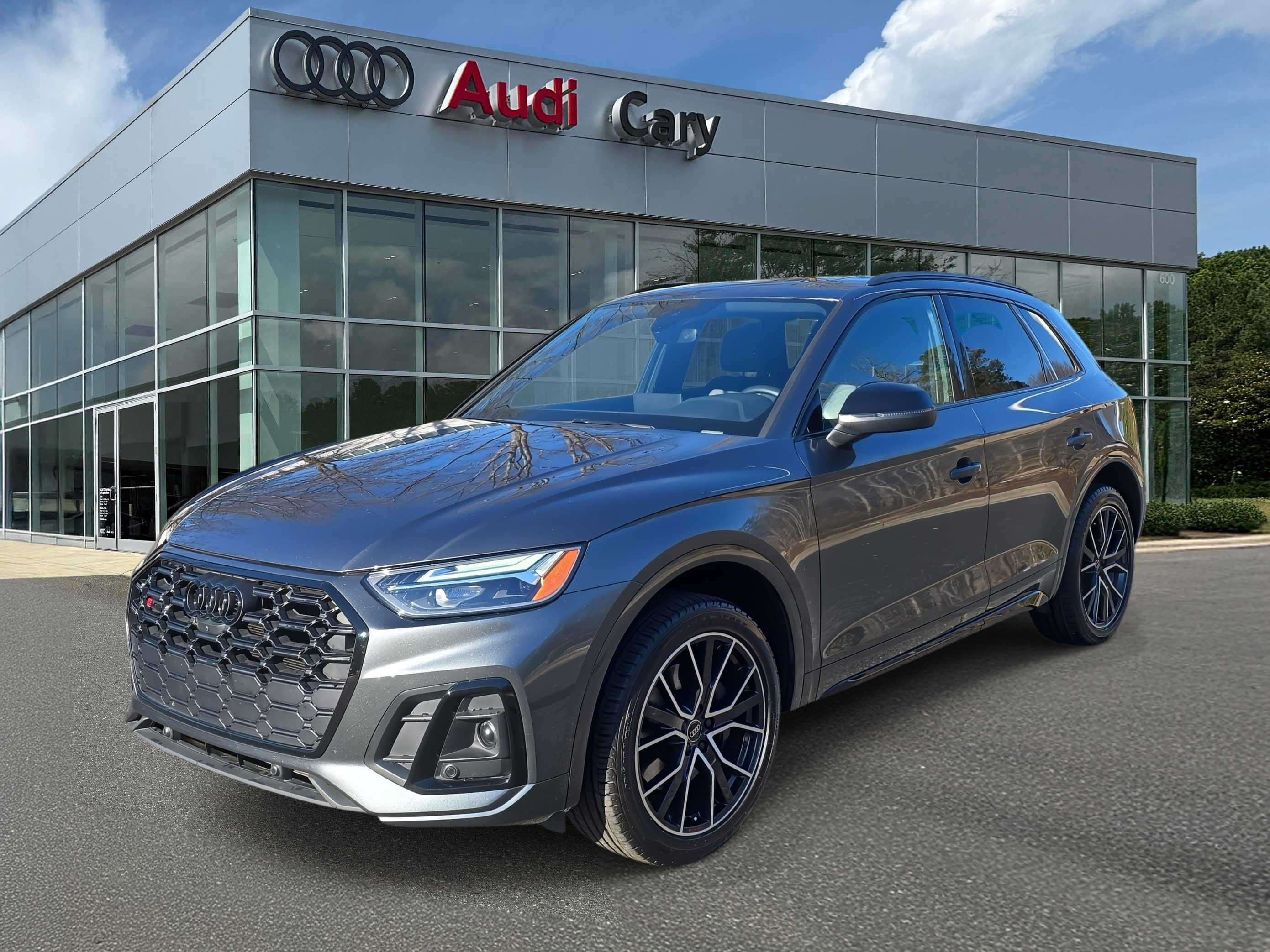 Used 2023 Audi SQ5 Premium Plus w/ Premium Plus Package image 1