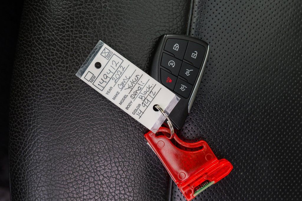 Used 2022 GMC Yukon XL Denali image 64