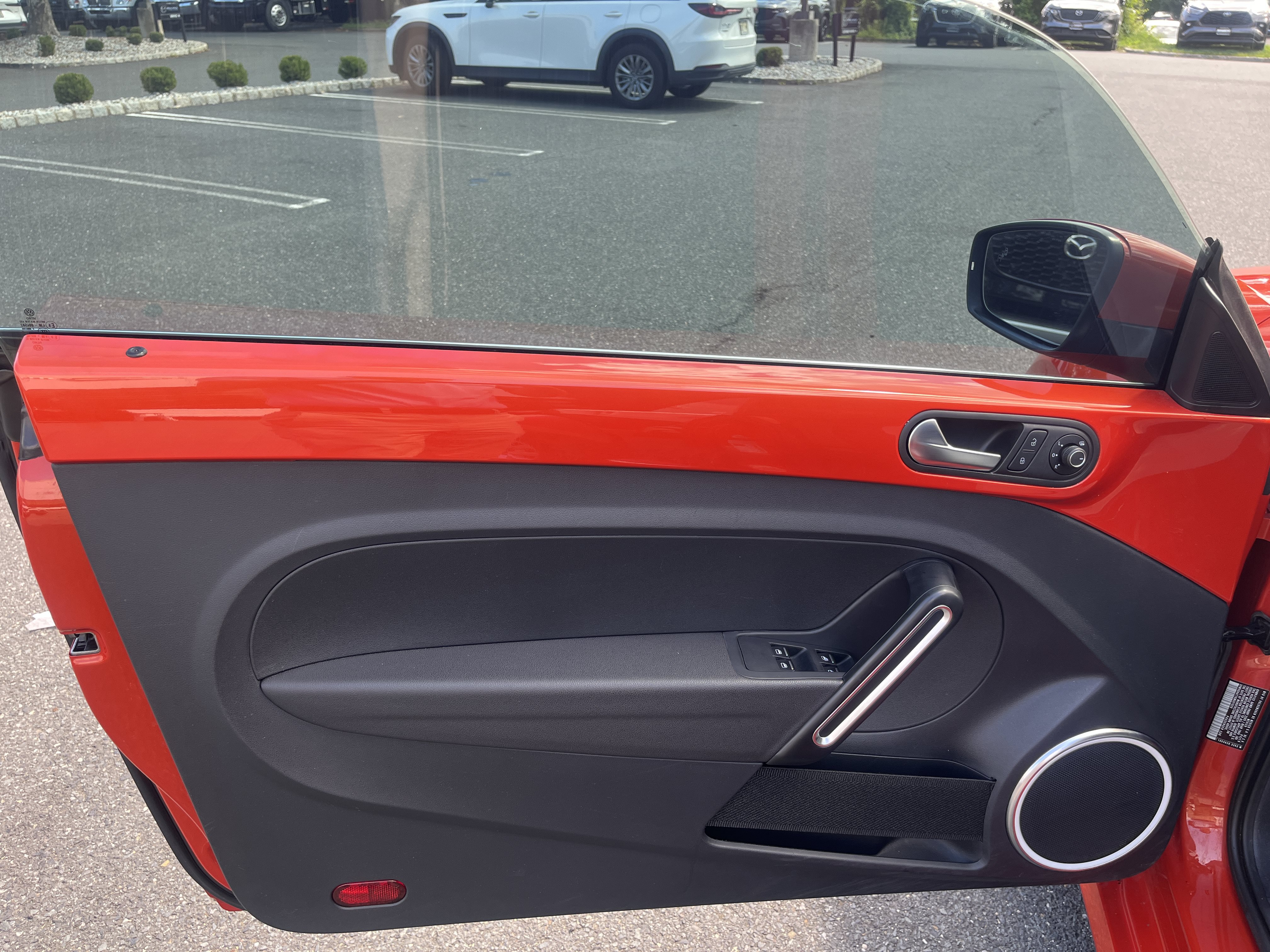 Used 2019 Volkswagen Beetle 2.0T S FWD image 18
