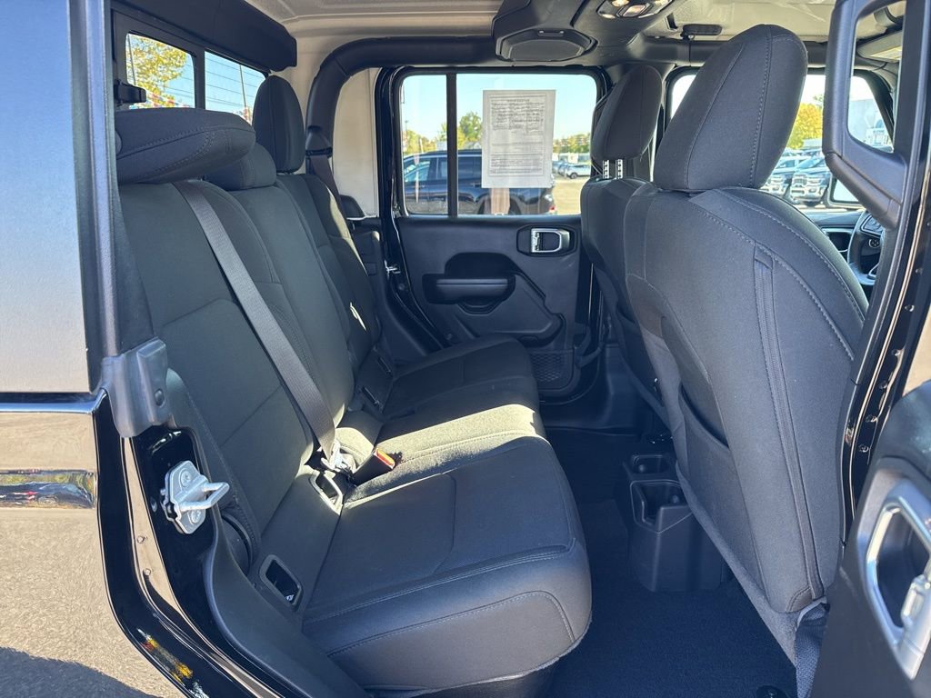 Used 2021 Jeep Gladiator Willys image 16