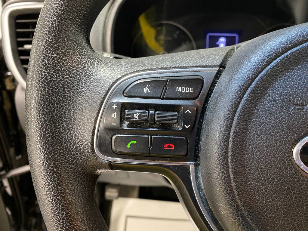 Used 2018 Kia Sportage LX image 9