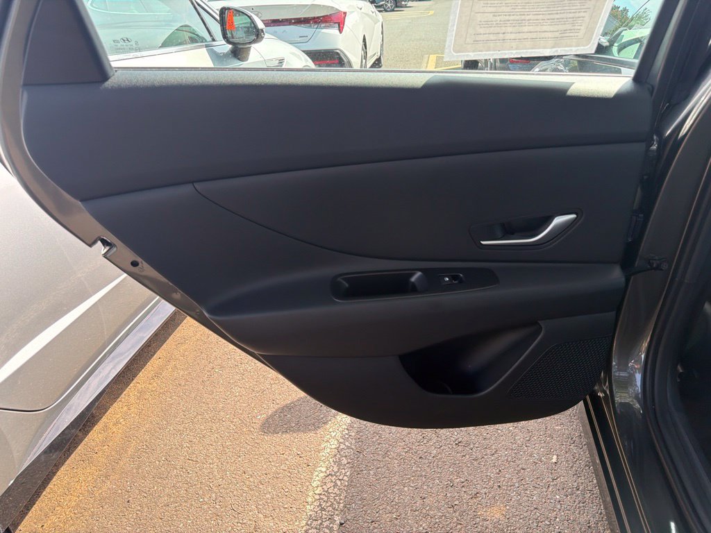 Certified 2026 Hyundai Elantra SE FWD image 14