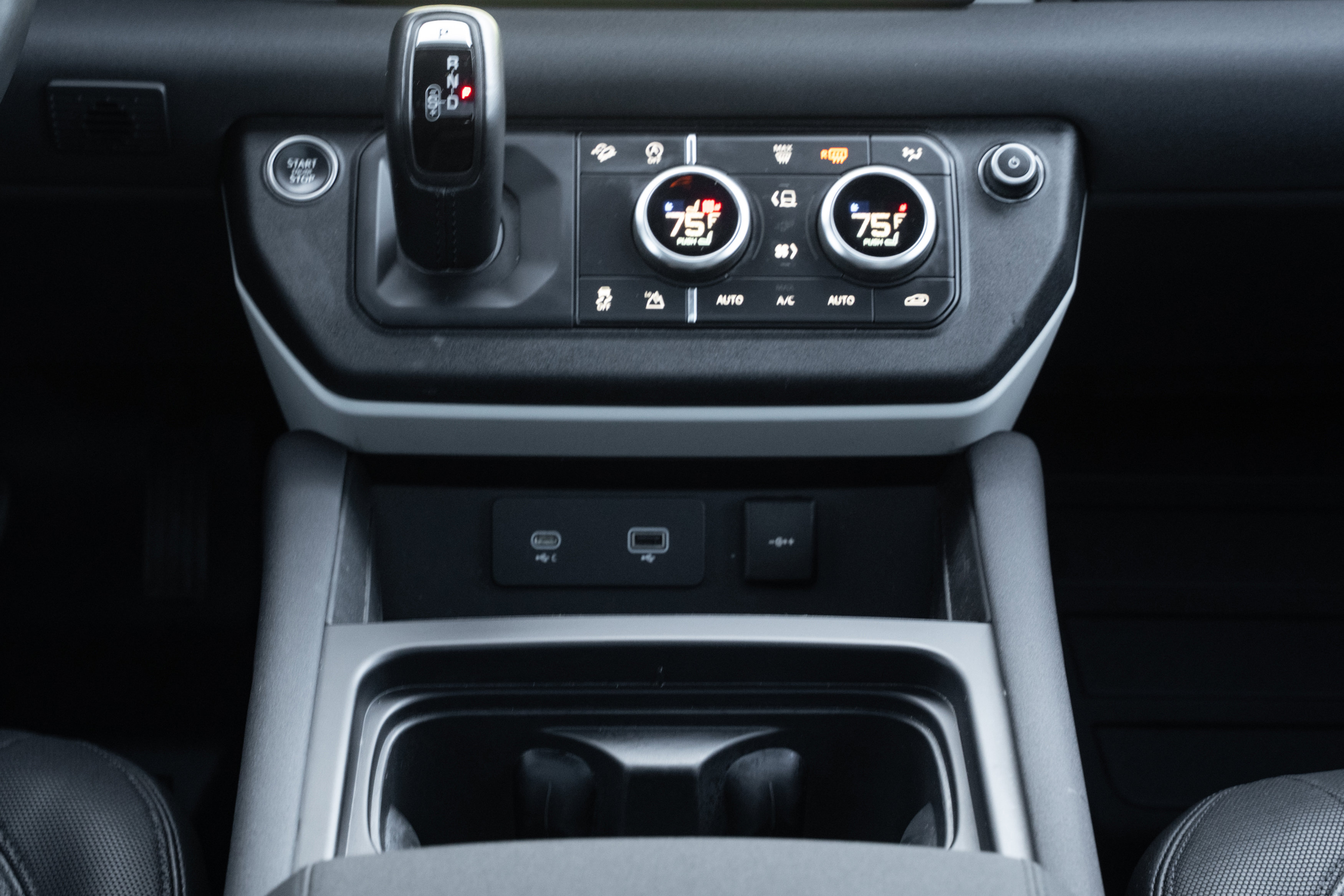 Used 2023 Land Rover Defender 90 X-Dynamic SE image 16