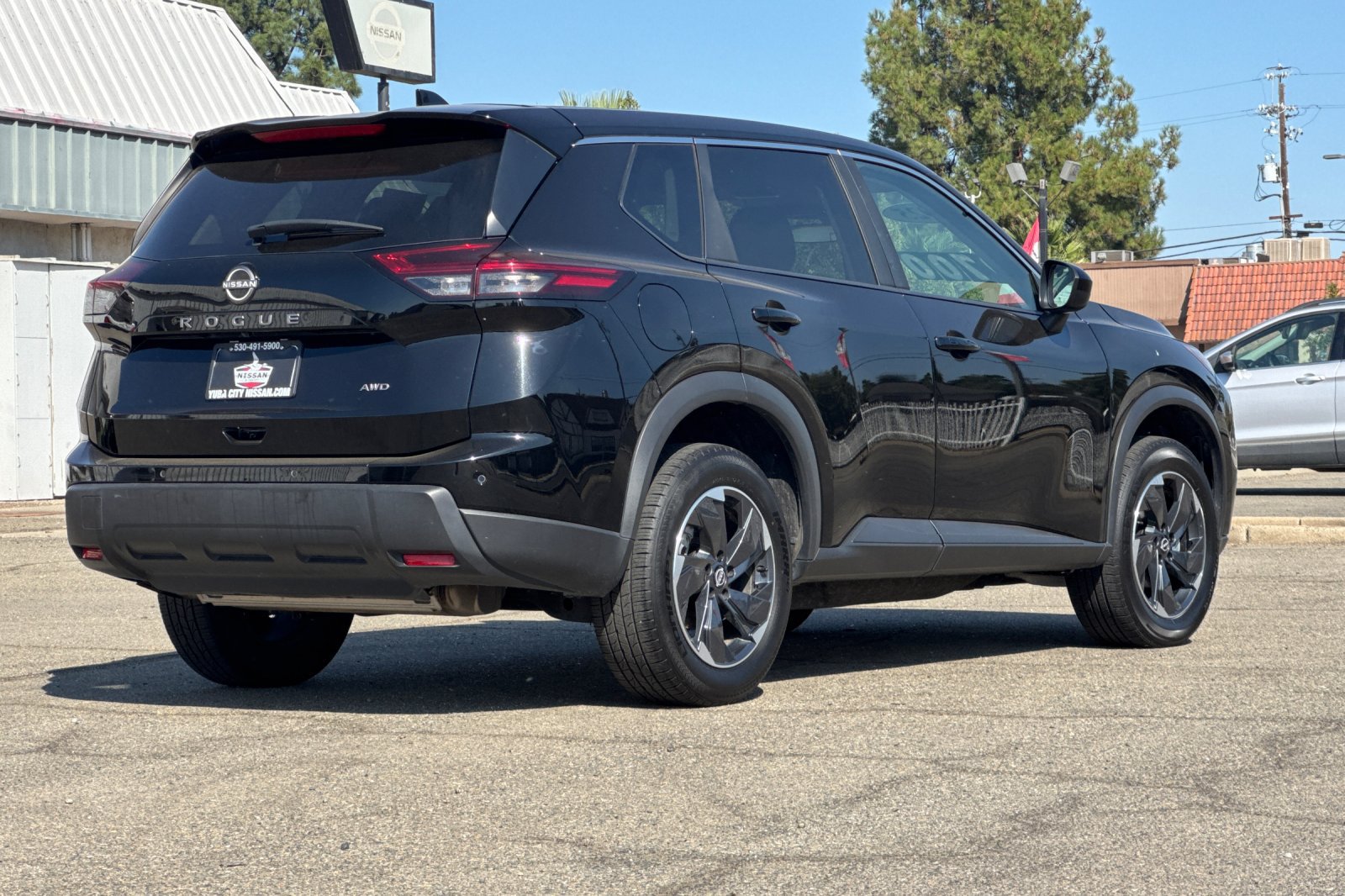 Certified 2025 Nissan Rogue SV AWD/4WD image 5