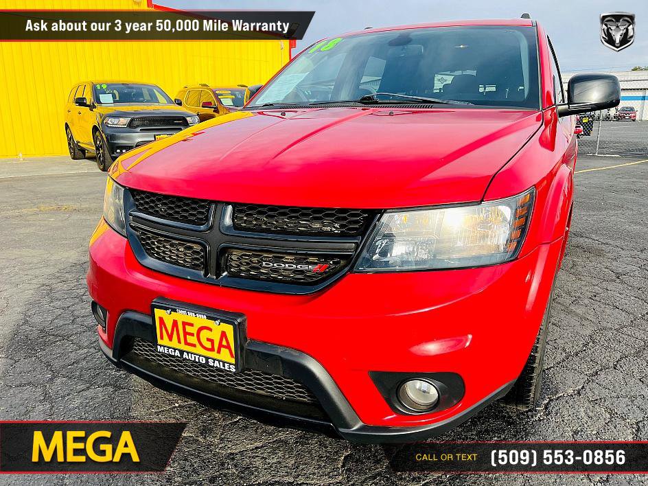 Used 2018 Dodge Journey SXT w/ Blacktop Package image 2