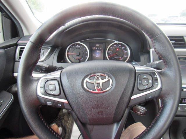 Used 2015 Toyota Camry XSE FWD image 25