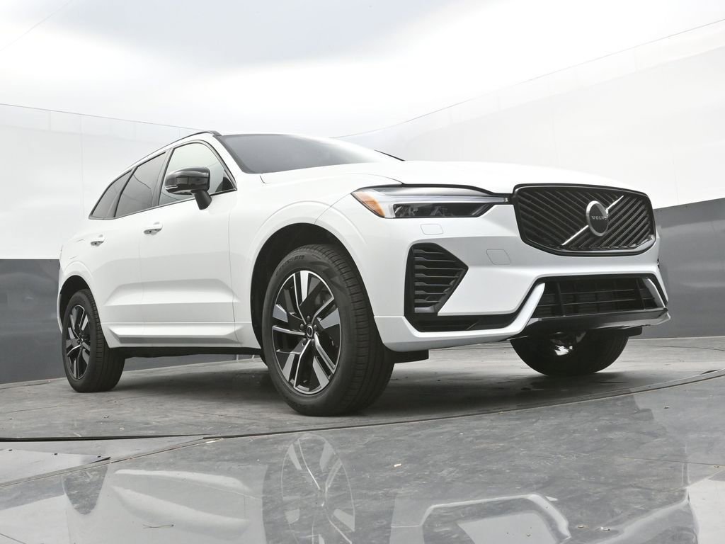 New 2026 Volvo XC60 T8 Core w/ Climate Package image 38