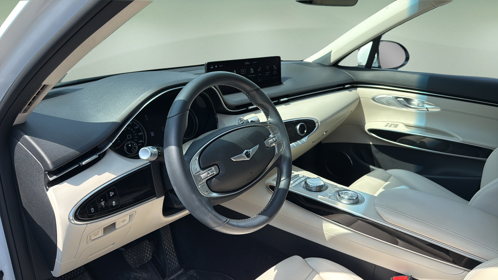 Used 2023 Genesis GV70 2.5T AWD/4WD image 16