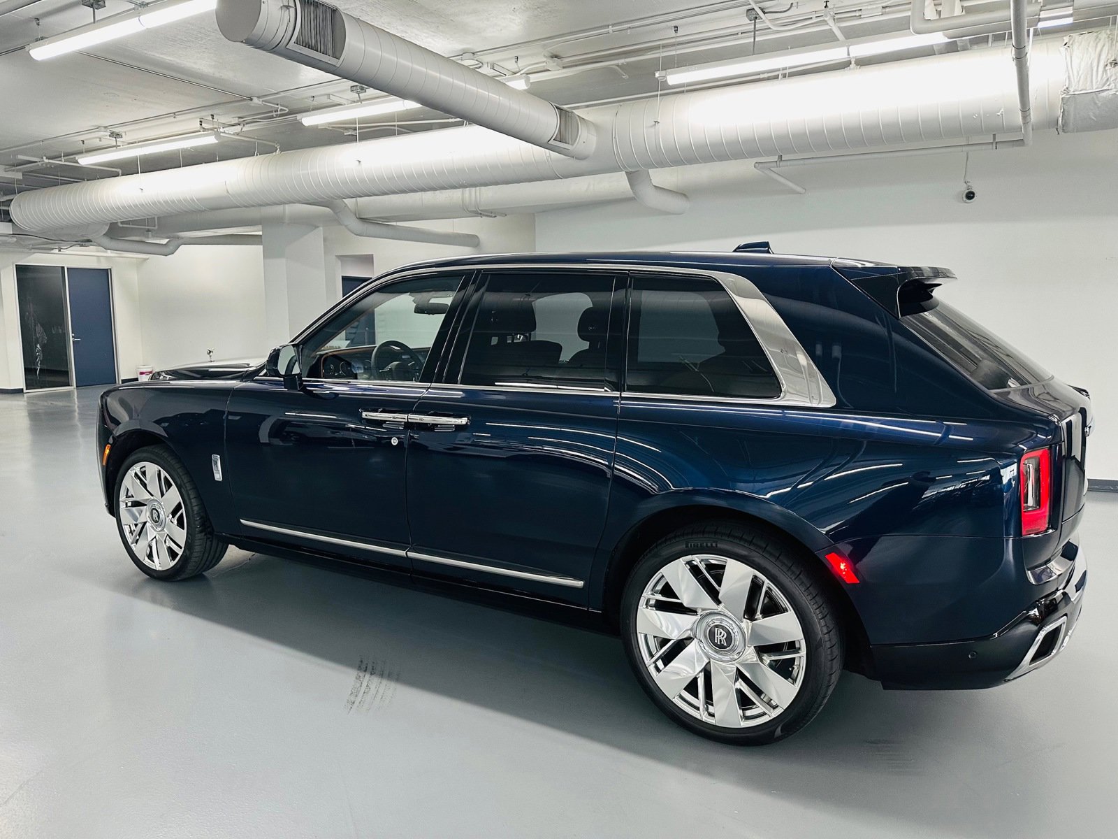 Certified 2025 Rolls-Royce Cullinan AWD/4WD image 7
