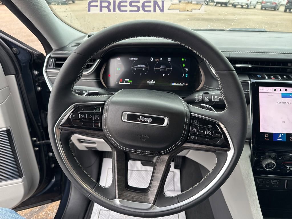 Used 2022 Jeep Grand Cherokee Overland image 14