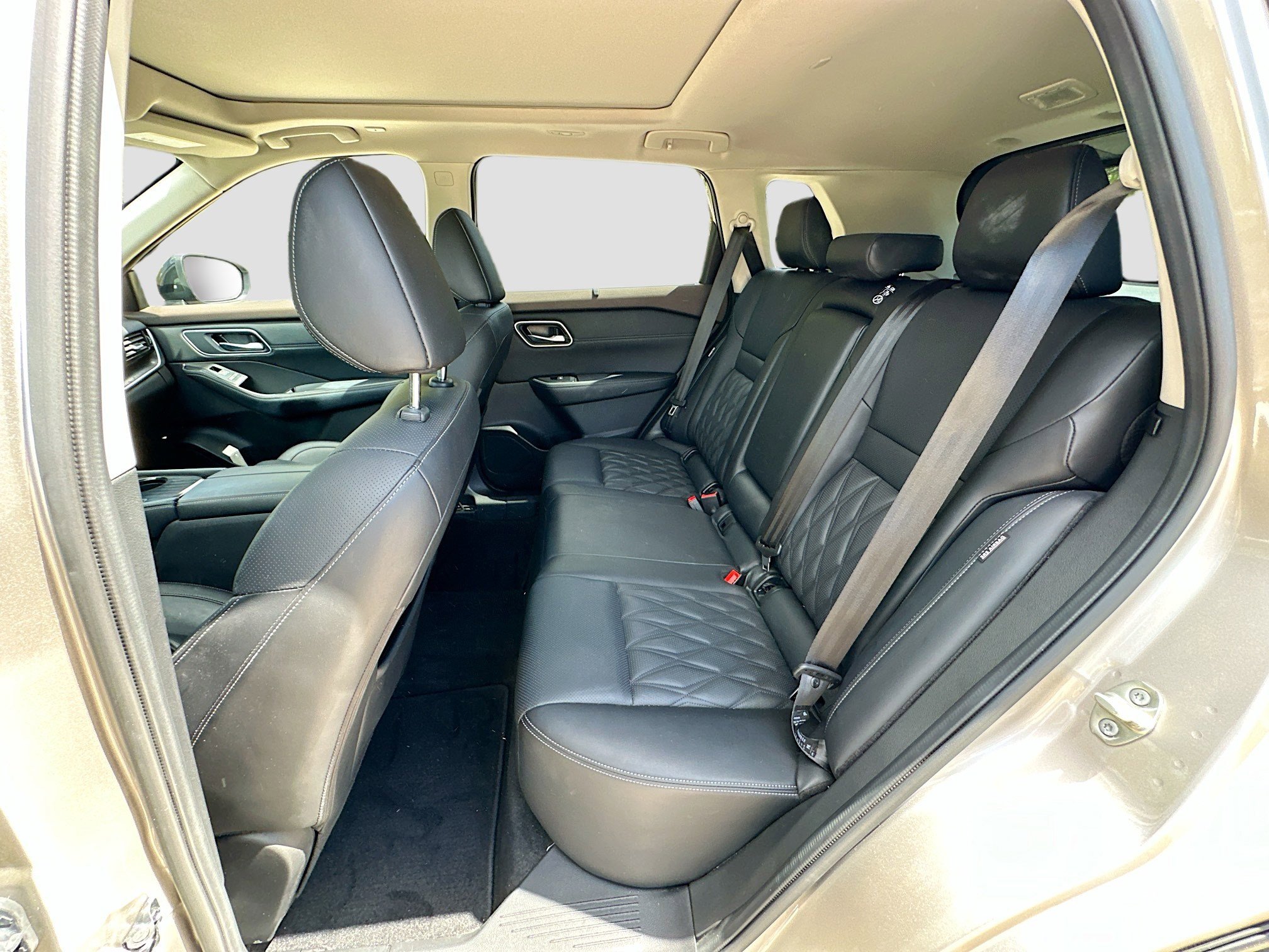 Used 2022 Nissan Rogue Platinum w/ Head-Up Display Package image 25