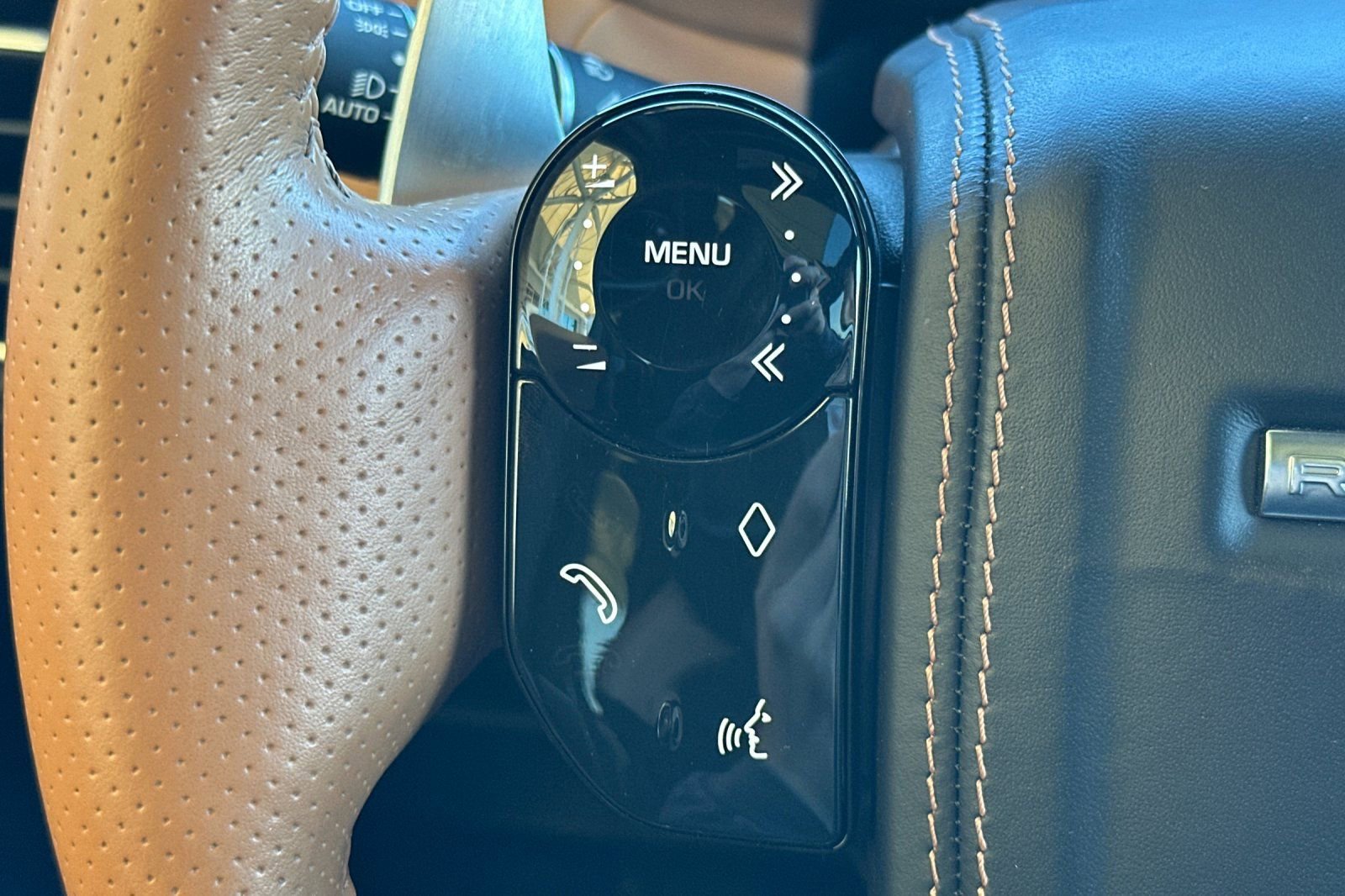 Used 2022 Land Rover Range Rover Sport SVR image 30