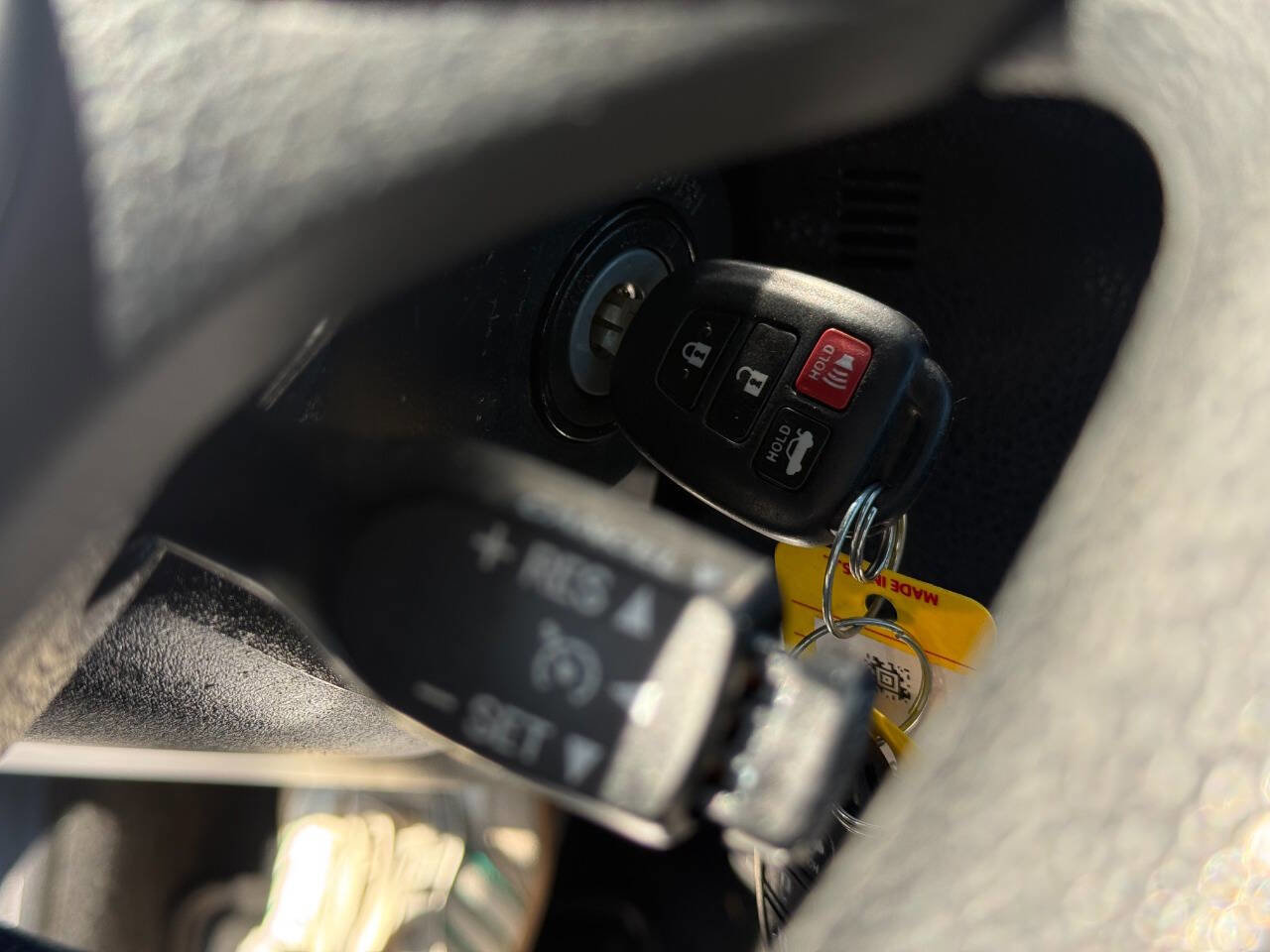 Used 2015 Toyota Corolla LE FWD image 17