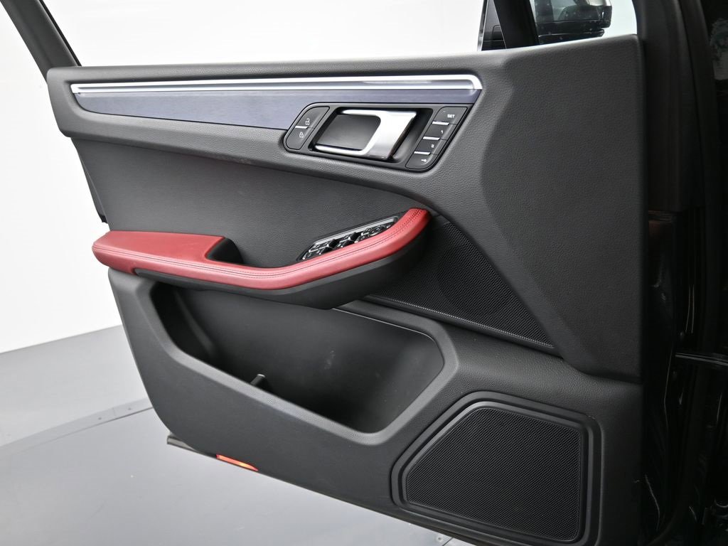 Certified 2023 Porsche Macan GTS image 20