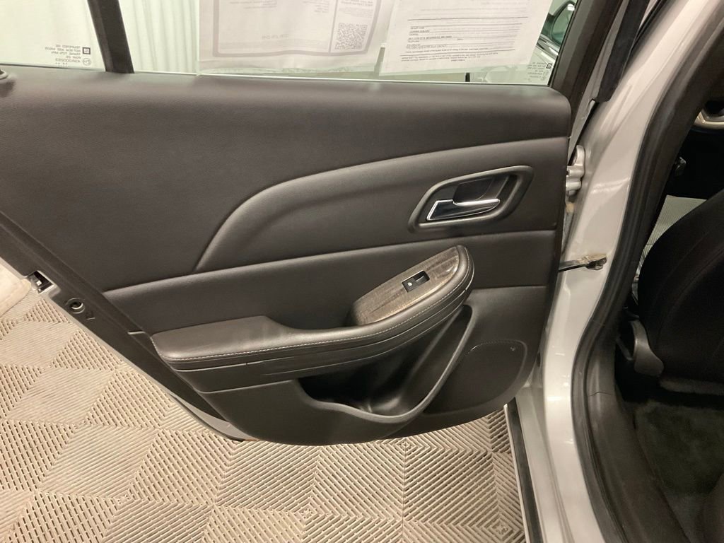 Used 2015 Chevrolet Malibu LT w/ Power Convenience Package image 29