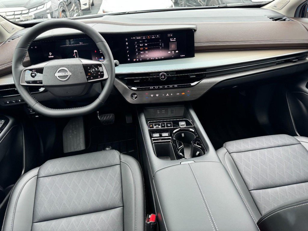 Certified 2025 Nissan Murano Platinum w/ Cargo Package AWD/4WD image 13