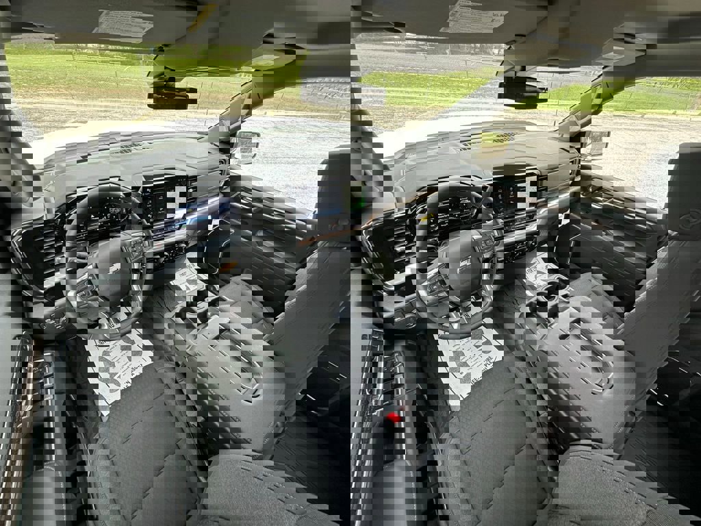 New 2025 Chevrolet Silverado 1500 LT image 17