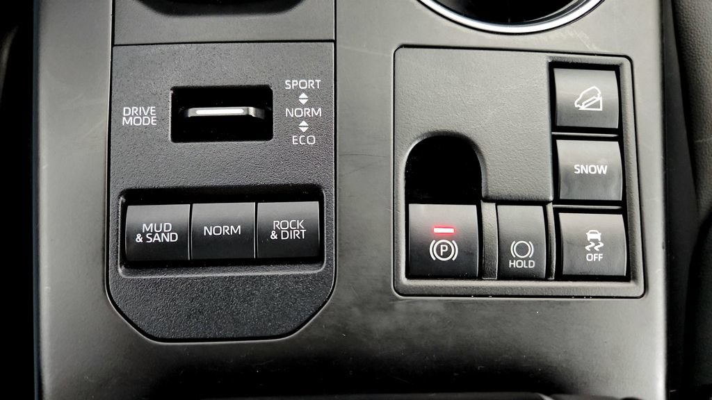 Certified 2024 Toyota Highlander XLE AWD/4WD image 30