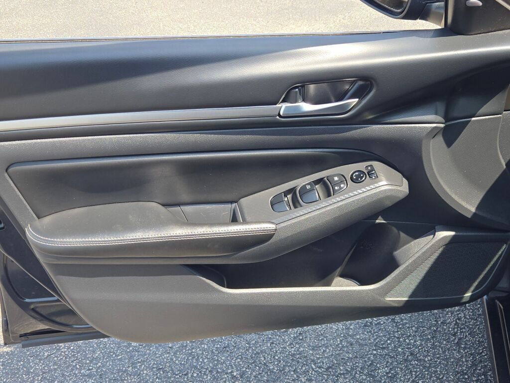Used 2022 Nissan Altima 2.5 SV FWD image 21