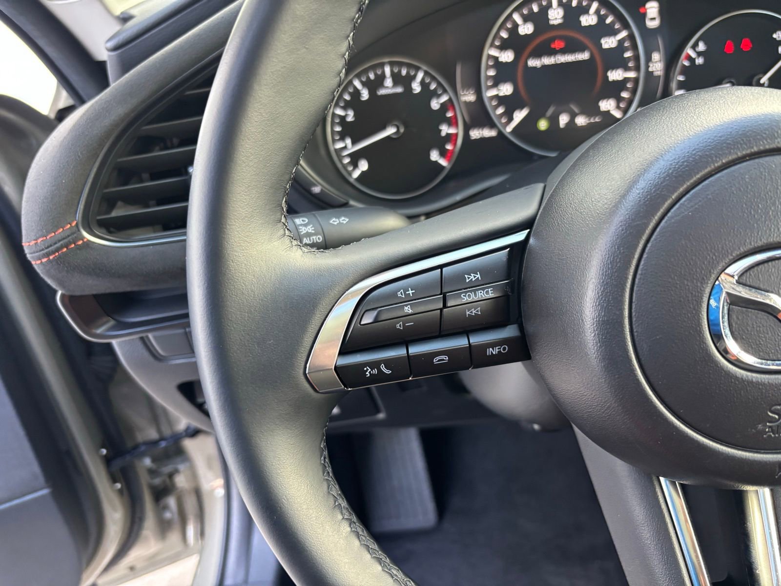 Certified 2025 MAZDA MAZDA3 s image 19