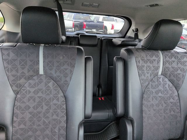 Certified 2025 Toyota Highlander XLE AWD/4WD image 11