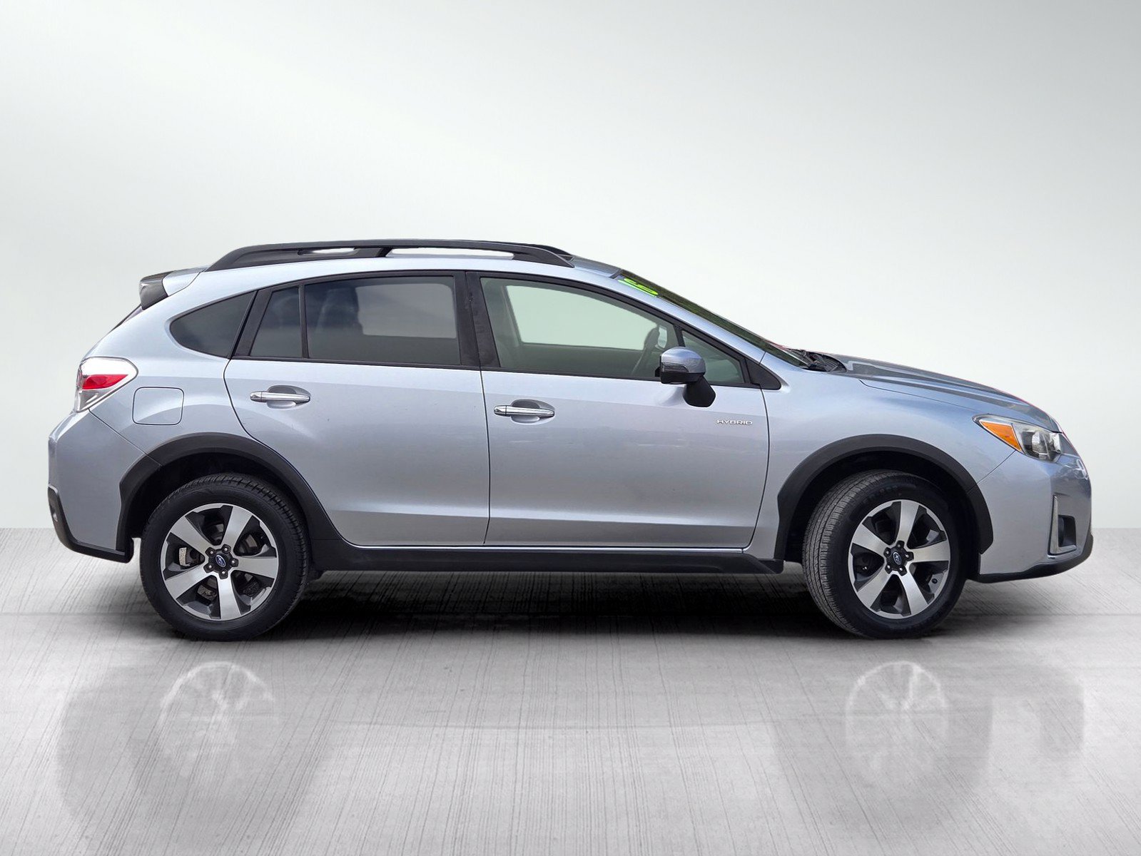 Used 2016 Subaru Crosstrek Touring AWD/4WD image 3