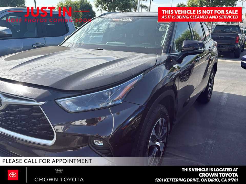 Used 2022 Toyota Highlander XLE FWD image 1