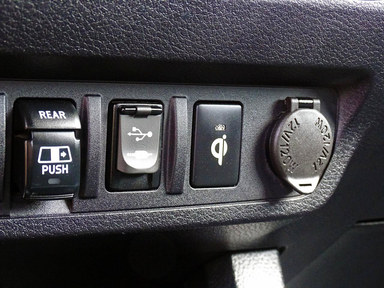 Used 2019 Toyota Tacoma TRD Sport w/ Technology Package AWD/4WD image 33