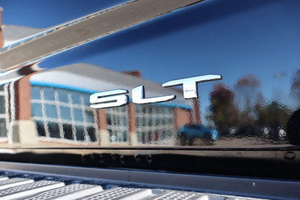 Used 2025 GMC Sierra 1500 SLT w/ SLT Premium Plus Package image 40
