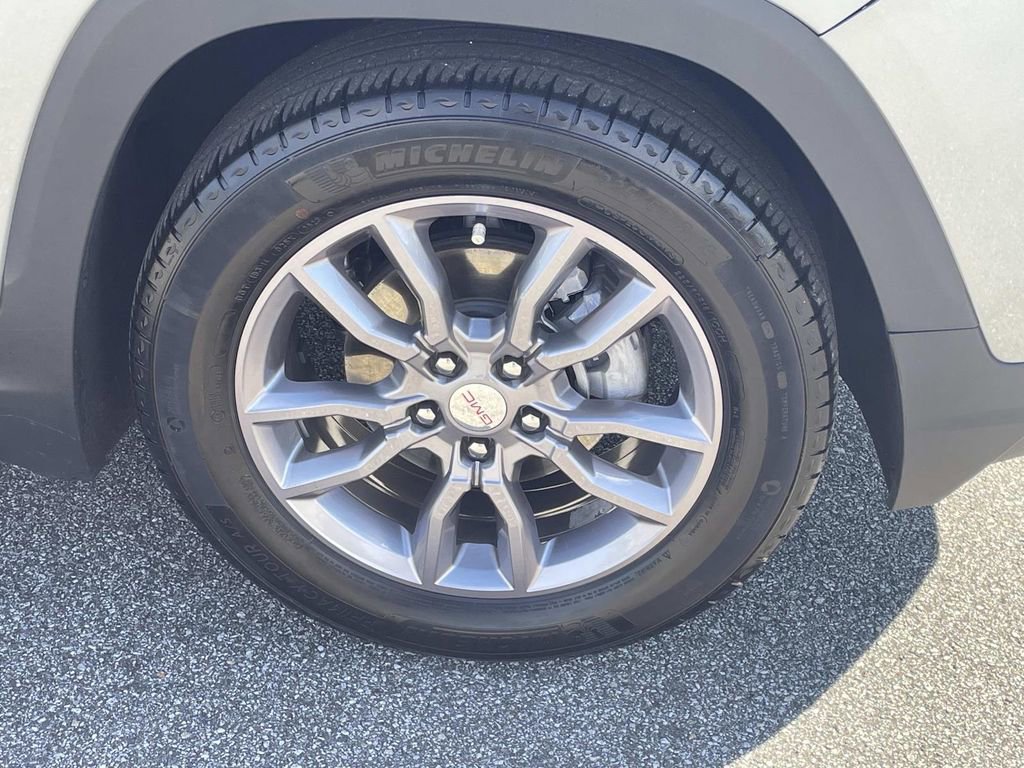 Used 2023 GMC Terrain SLT w/ Tech Package image 10