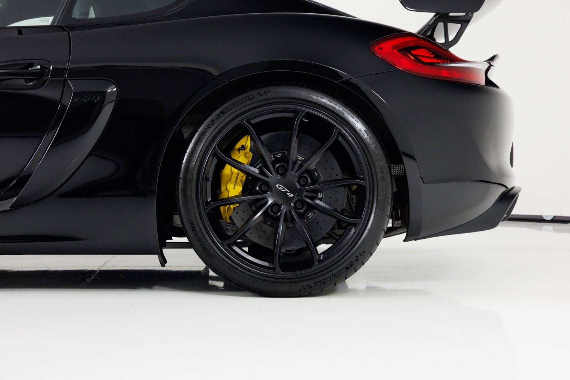 Used 2016 Porsche Cayman GT4 RWD image 10