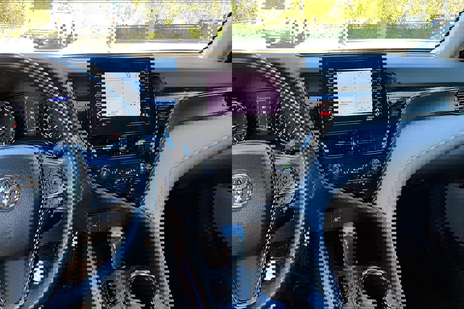 Certified 2022 Toyota Camry SE image 6